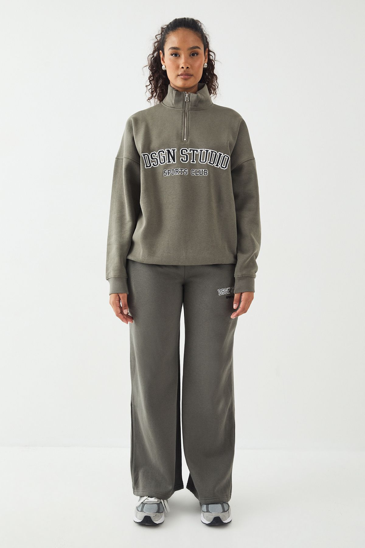 DSGN Studio DSGN Studio Applique Oversized Half Zip Sweatshirt Khaki image 5