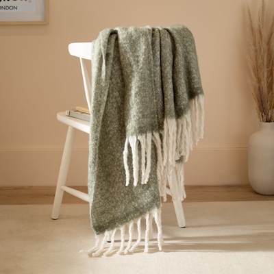 Furn Cozy Woven Tasselled Throw