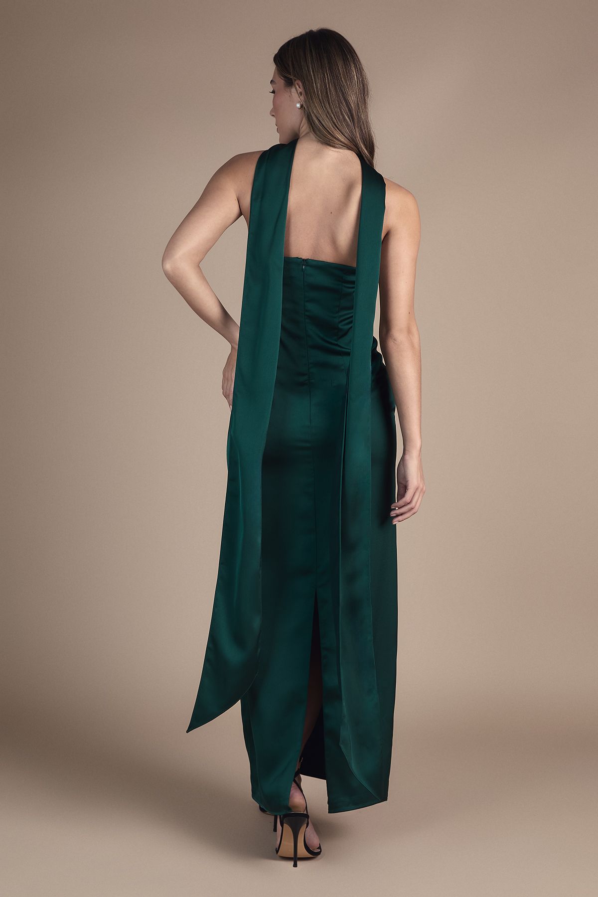 Oasis Oasis By Coast Bandeau Satin Bridesmaid Maxi Dress With Scarf Emerald image 3