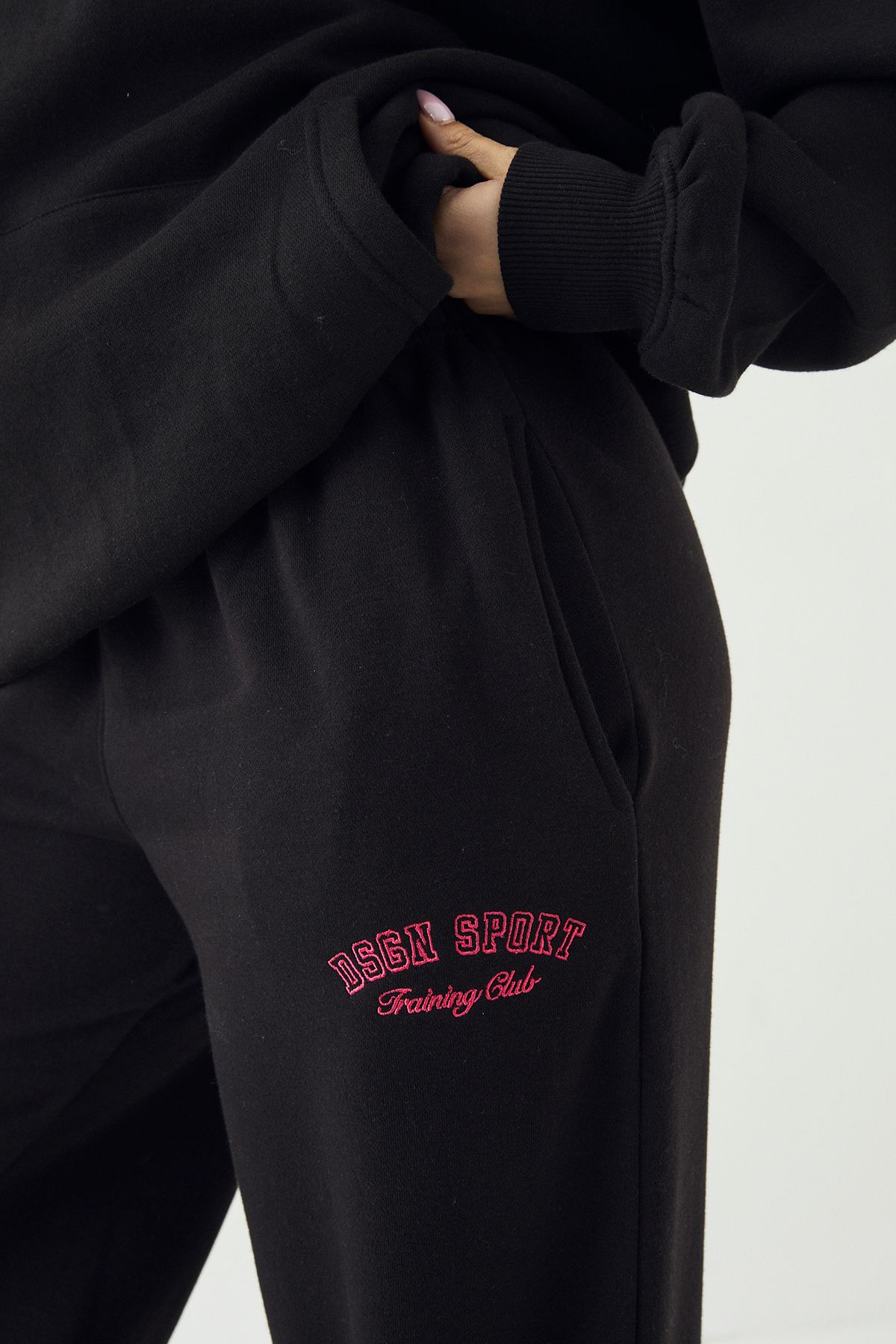 DSGN Studio DSGN Studio Sport Training Club Straight Leg Jogger Black image 4