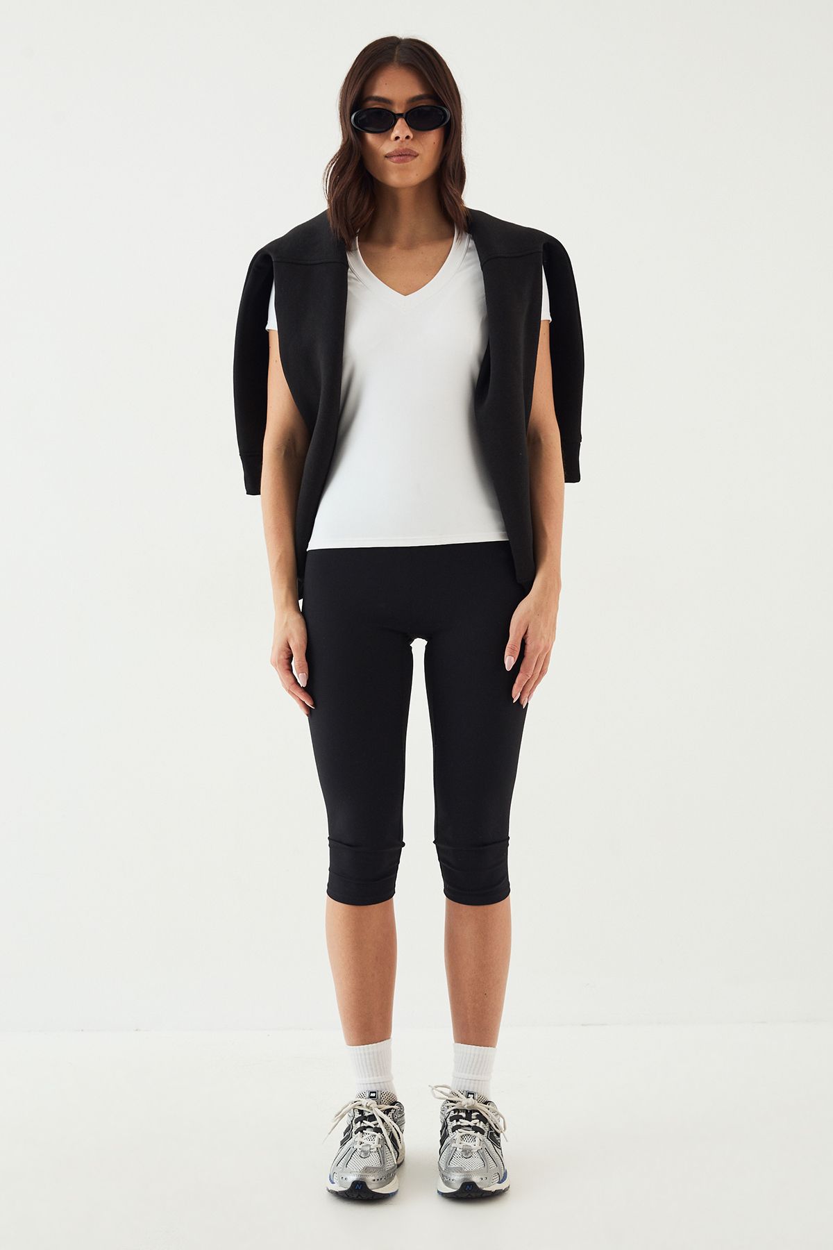 DSGN Studio DSGN Studio Ultra Sculpt V Neck Short Sleeve Top White image 5