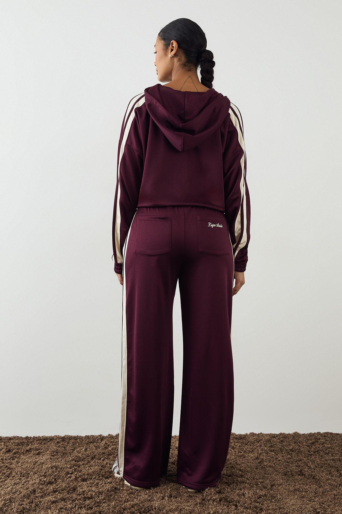 DSGN Studio DSGN Studio Tricot Straight Leg Jogger Burgundy image 2