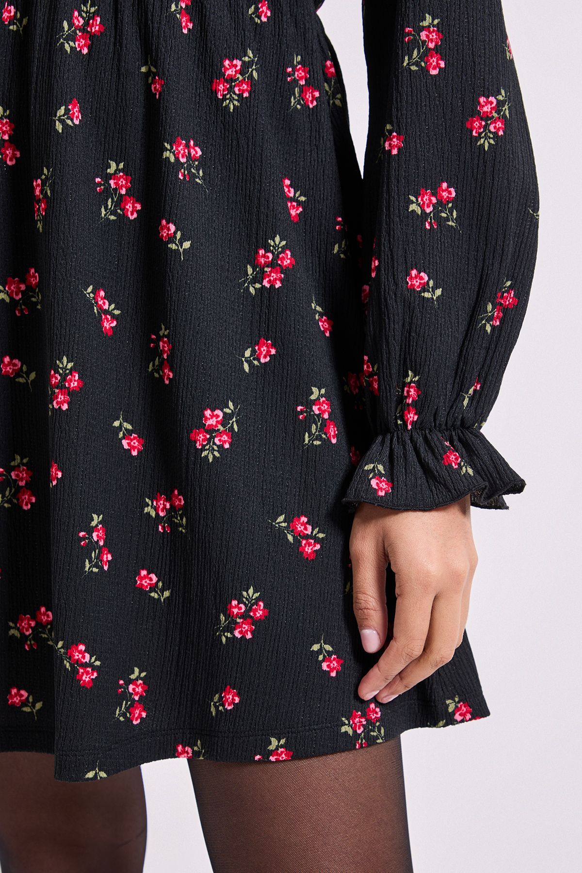 Dorothy Perkins Floral Button Detail Blouson Sleeve Jersey Mini Dress Floral image 4