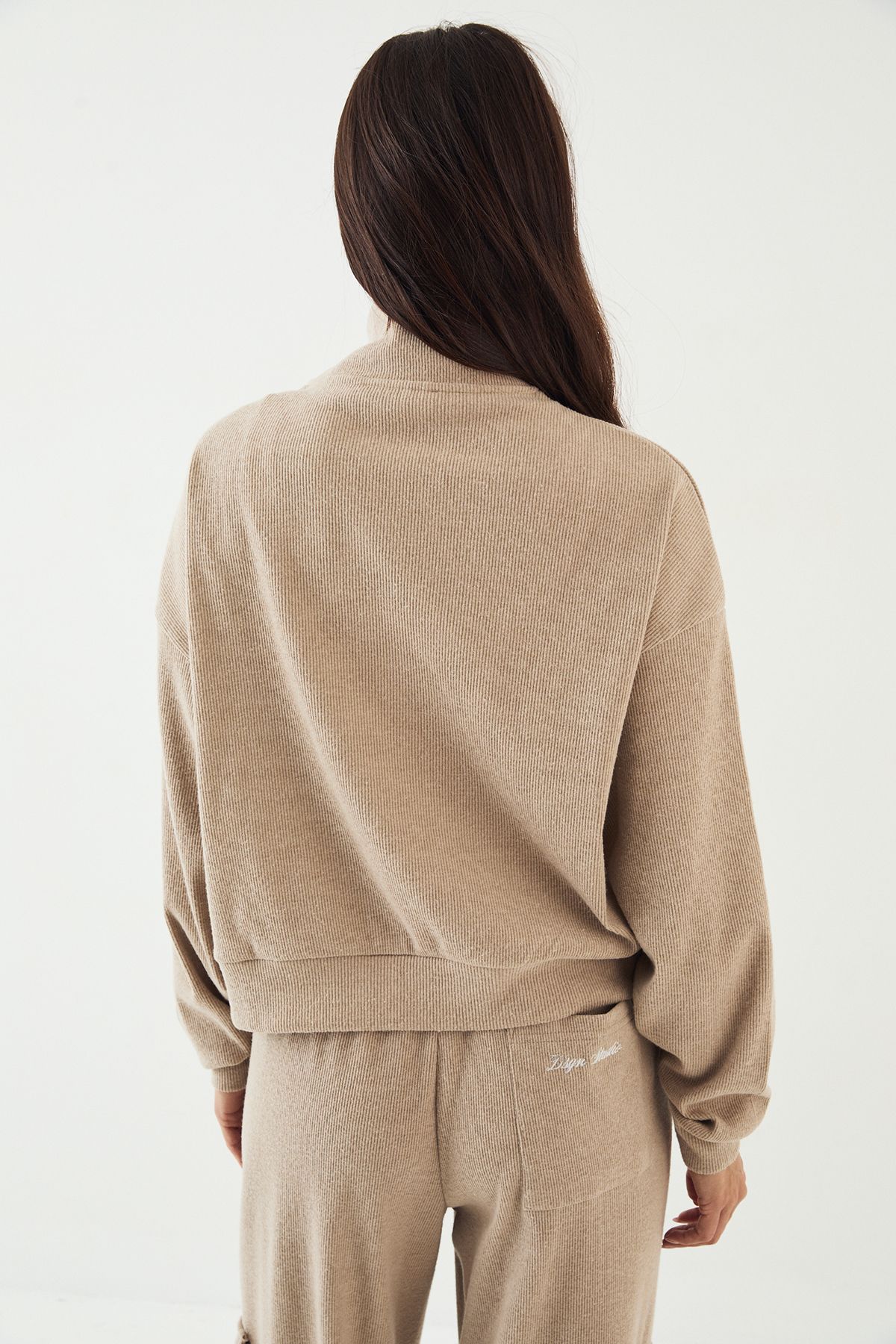 DSGN Studio DSGN Studio Brushed Rib Button Detail Sweatshirt Stone image 2