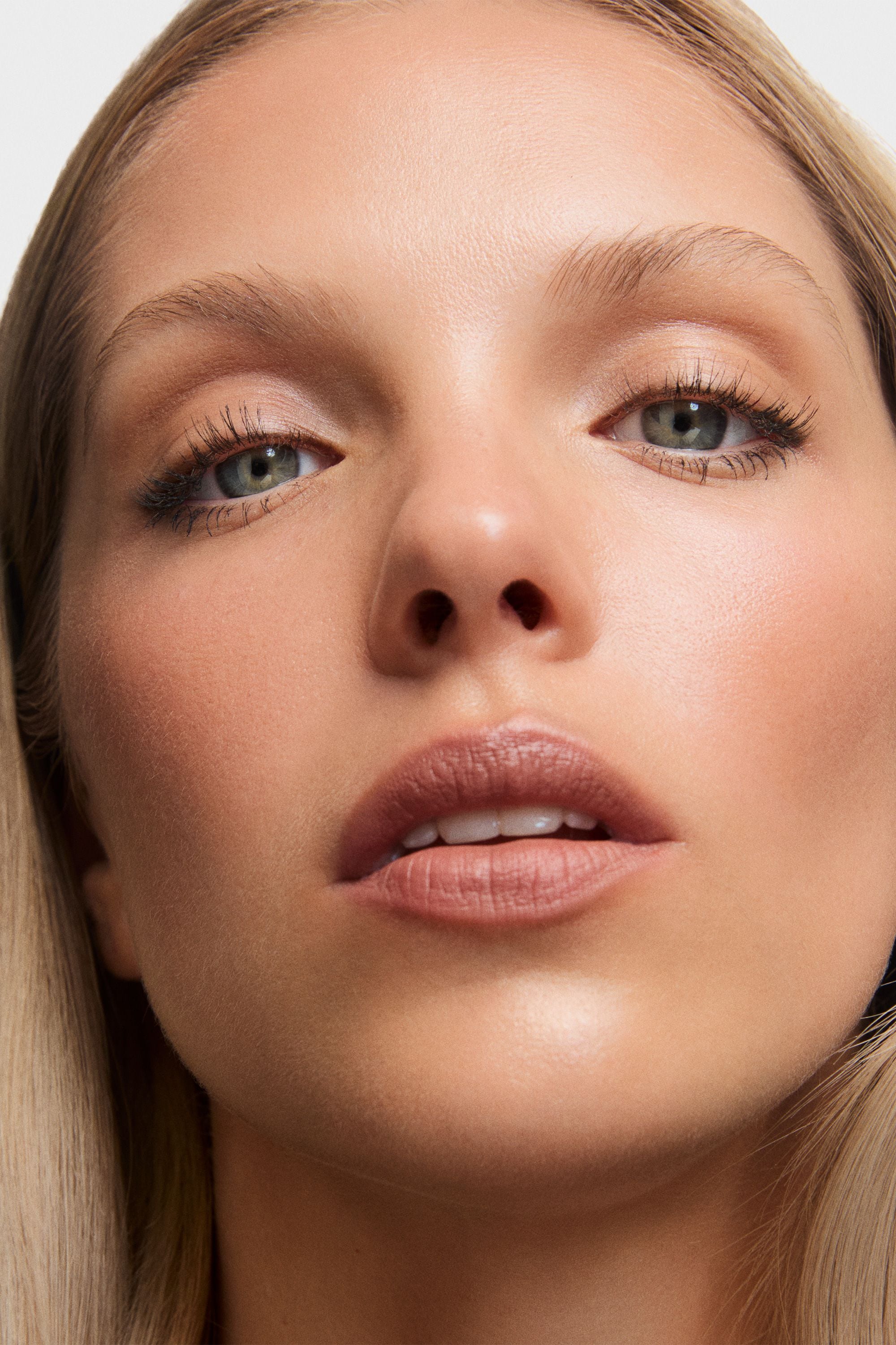 INGLOT Velvet Define Lip Pencil image 3