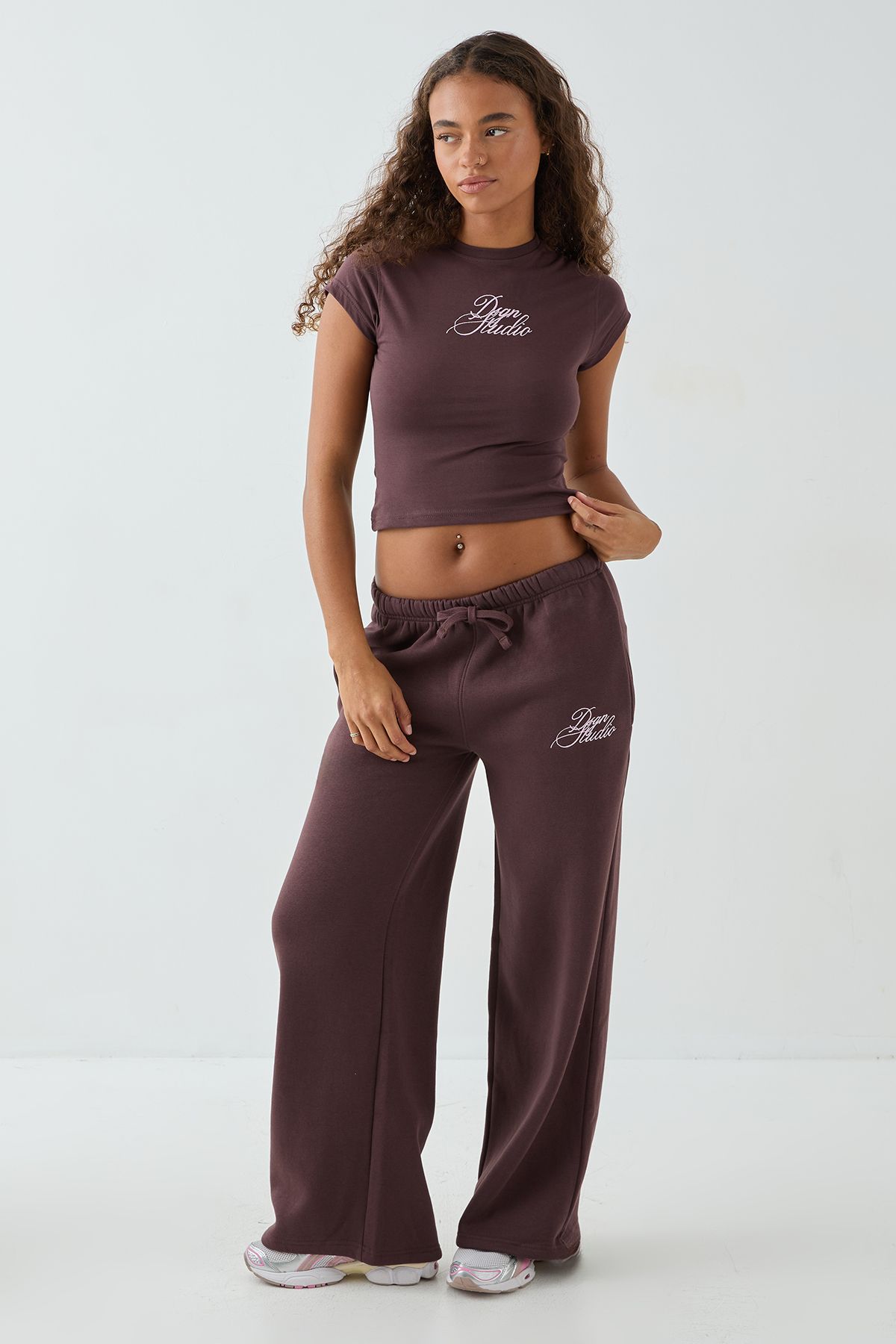 DSGN Studio DSGN Studio Contrast Script Short Sleeve Tee Chocolate image 3