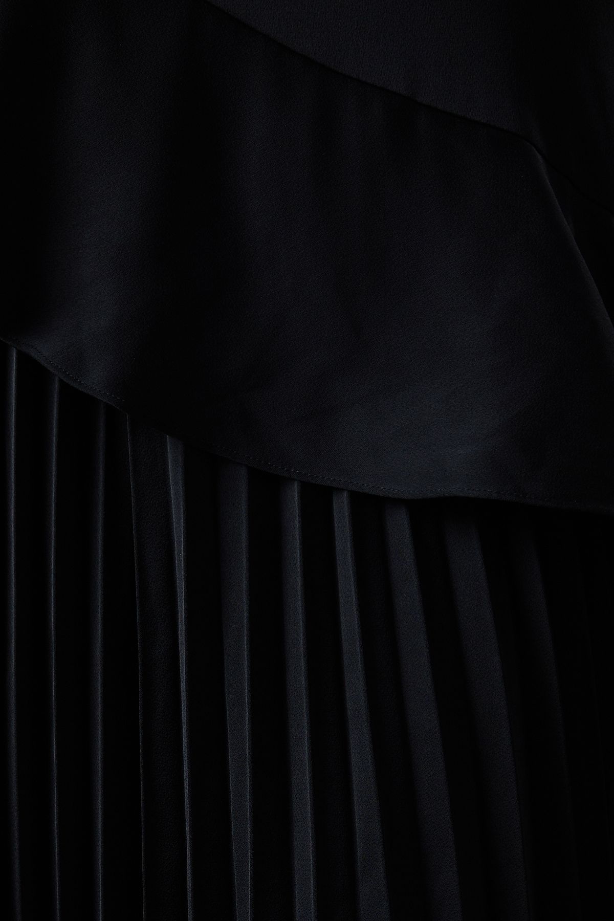 Coast Sleeveless Ruffle Pleat Satin Back Crepe Dress Black image 5