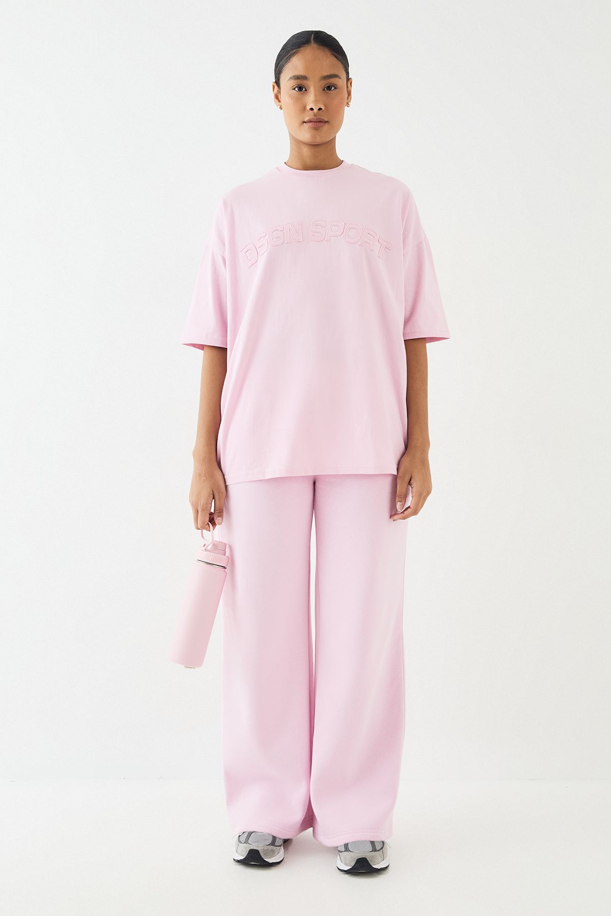 DSGN Studio DSGN Studio Self Fabric Applique Oversized T-Shirt Pink image 5