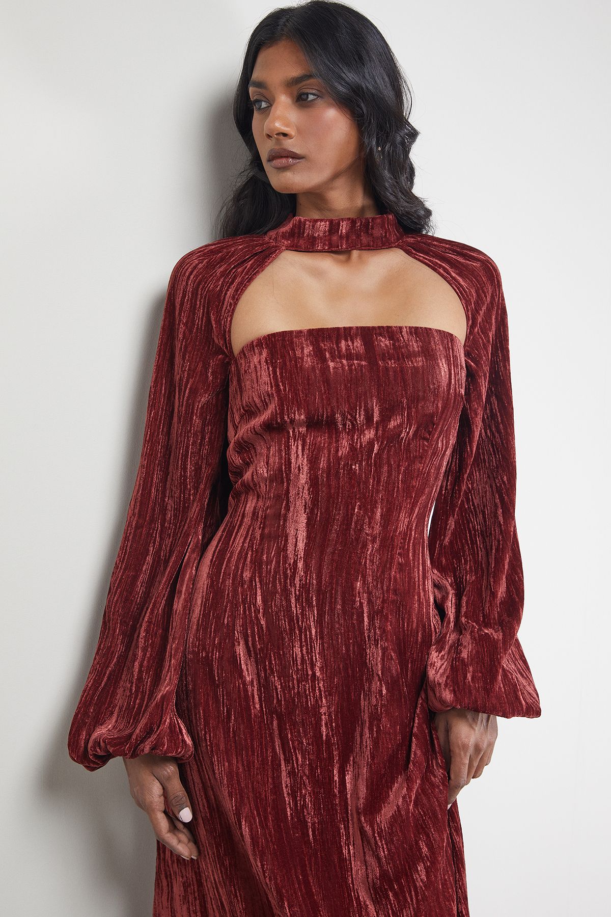 Warehouse Crinkle Velvet Cutout Blouson Sleeve Midi Dress Burgundy image 2
