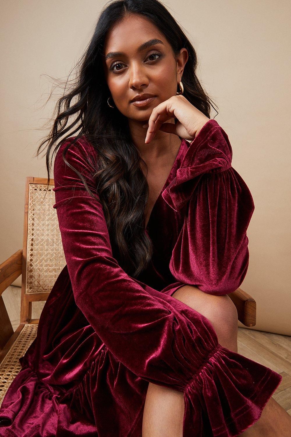 Oasis Occasion Velvet Ruffle Hem Mini Dress Wine image 2