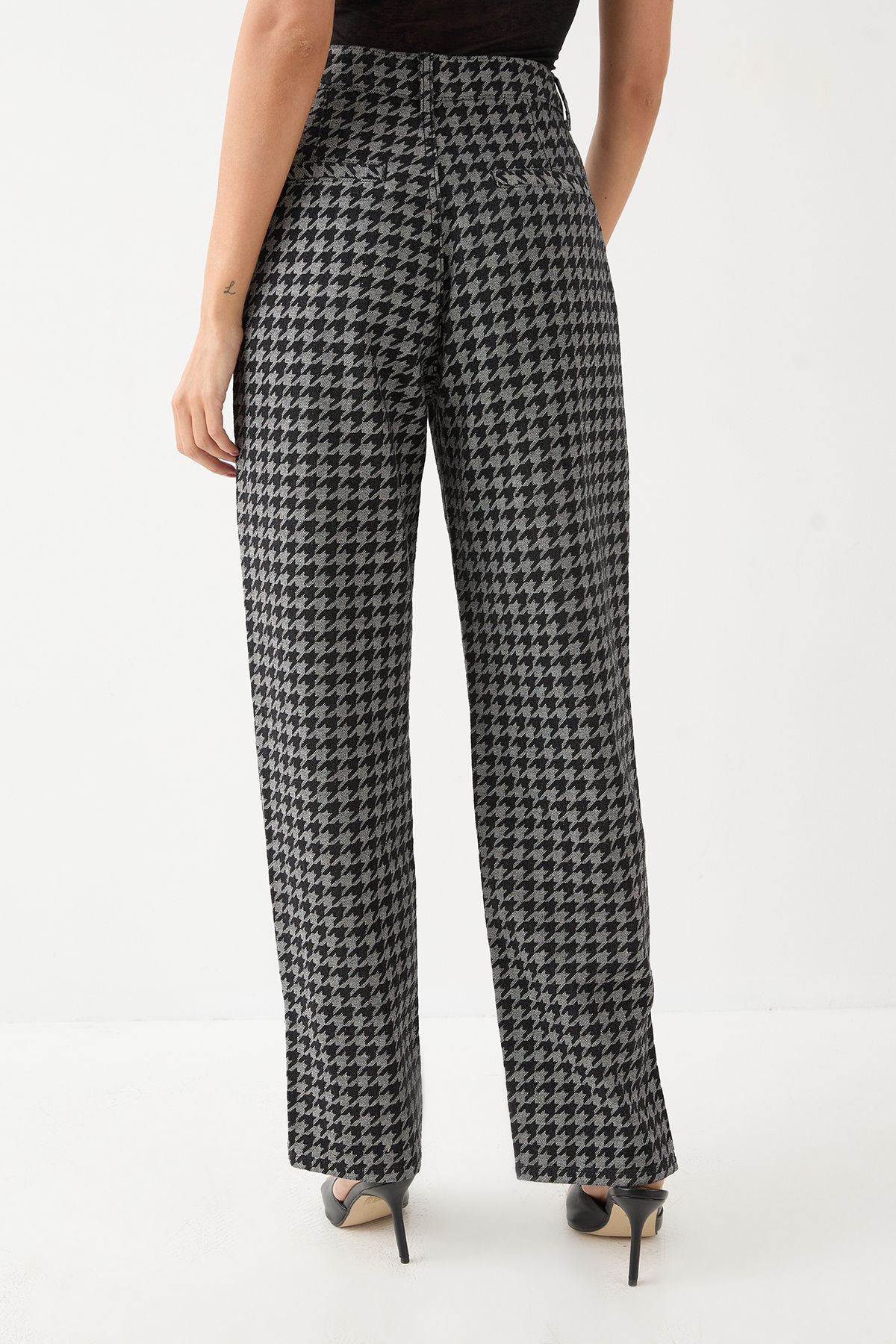 MissPap Dogtooth Printed Denim Straight leg Jean Mono image 3