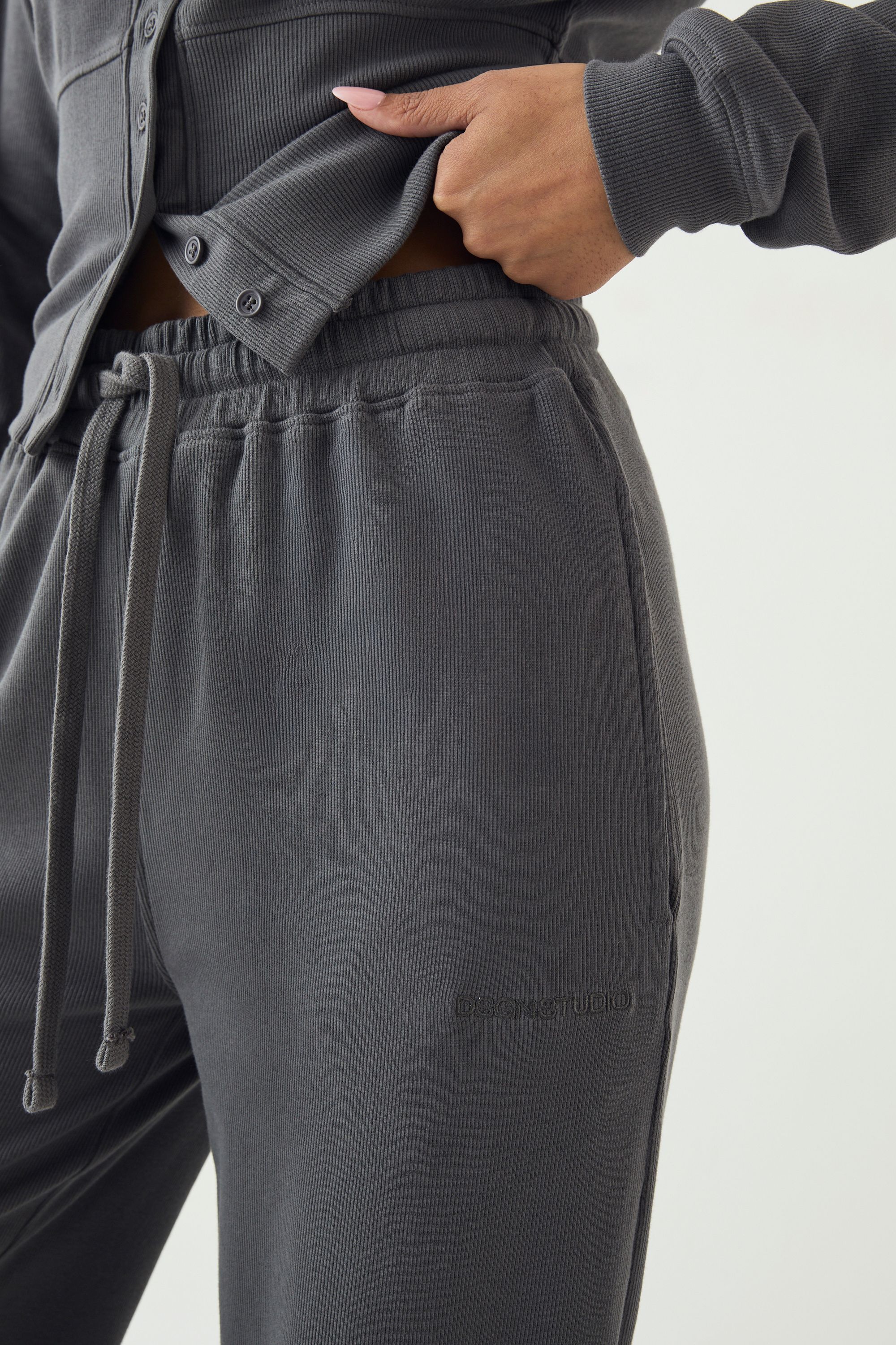 DSGN Studio DSGN Studio Heavy Rib Straight Leg Jogger Charcoal image 4
