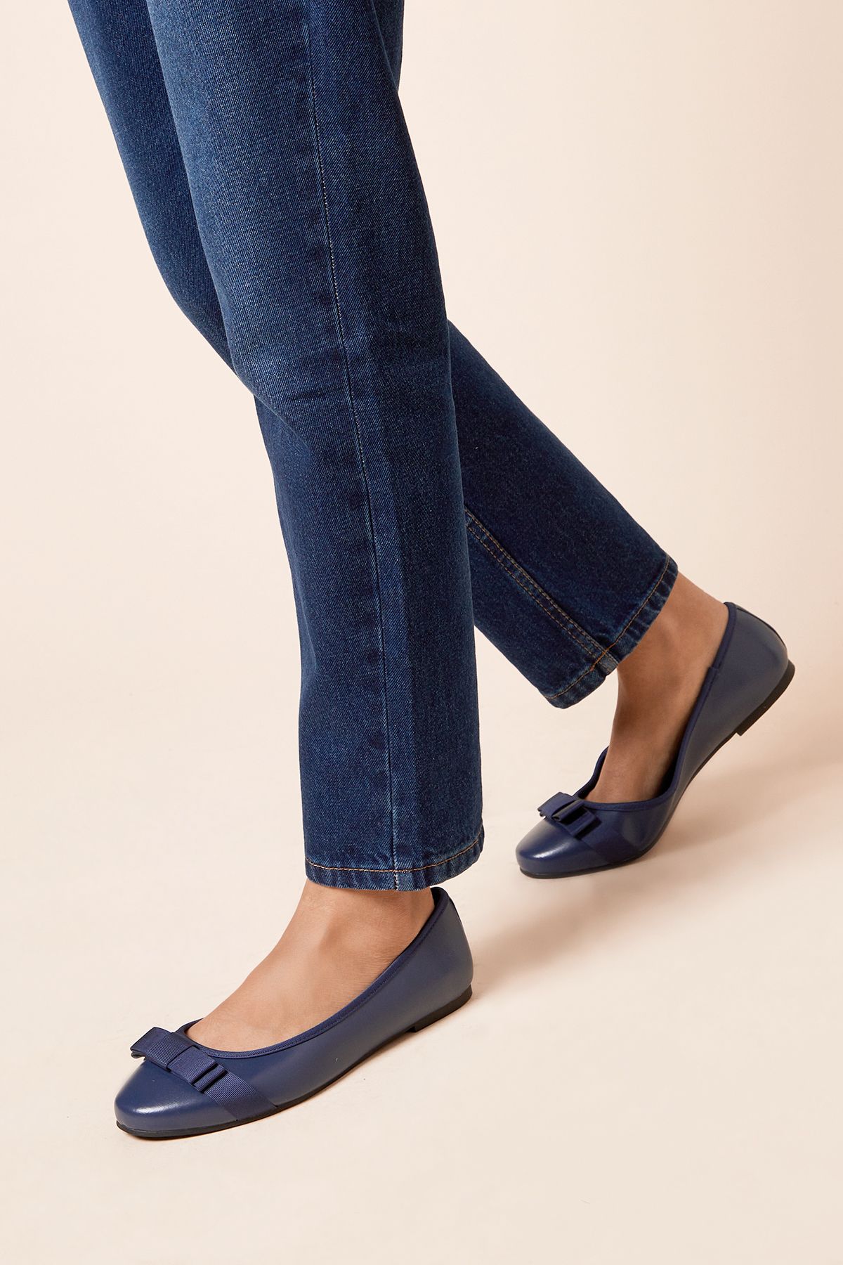 Dorothy Perkins Wide Fit Paris Bow Detail Ballet Pumps Navy image 2
