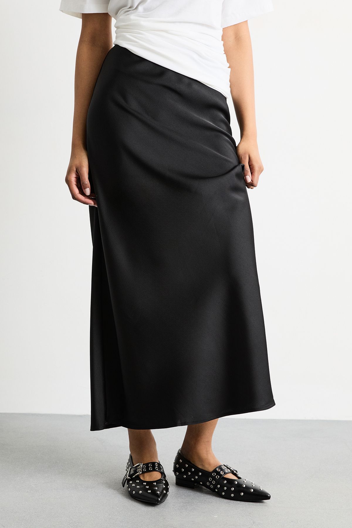 Warehouse Satin Bias Cut Maxi Skirt Black image 2