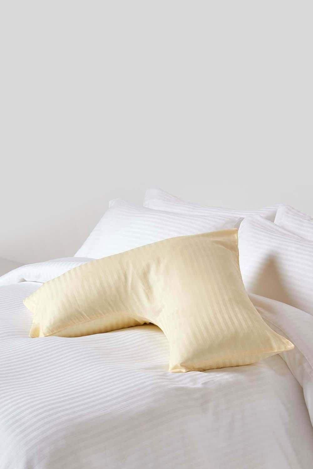 Homescapes Egyptian Cotton Super Soft V Shaped Pillowcase 330 TC image 2