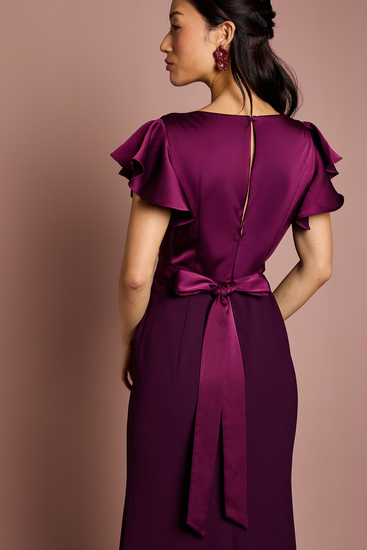 Coast Coast Honoured V Neck Angel Short Sleeve Satin Maxi Bridesmaid Dress Fig image 4