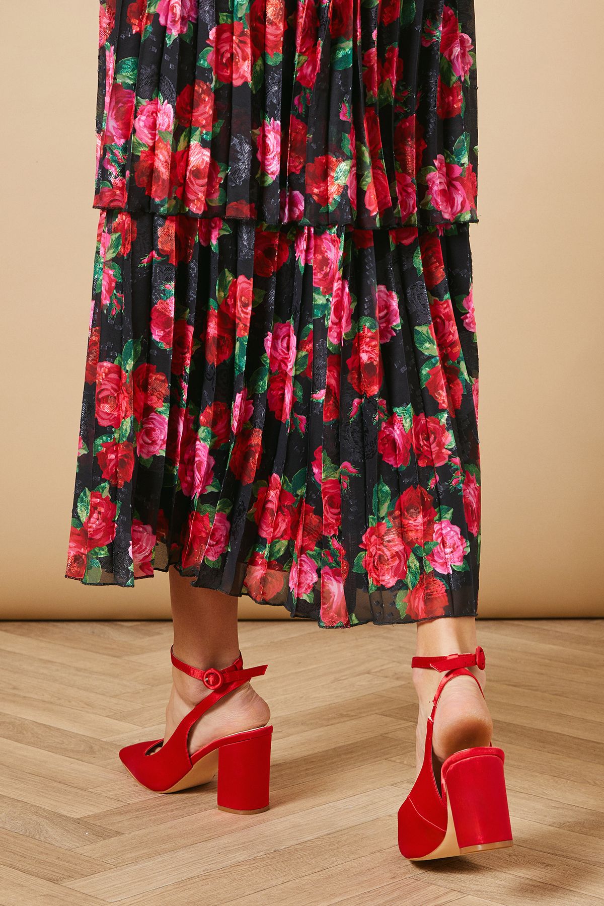 Oasis Dita Satin Square Toe Ankle Strap High Block Heel Court Shoes Red image 4