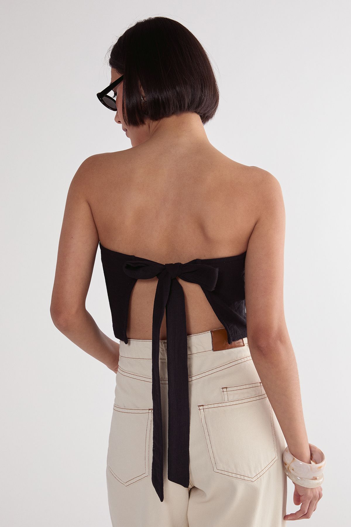 NastyGal Textured Casual Hanky Hem Tie Back Top Black image 4