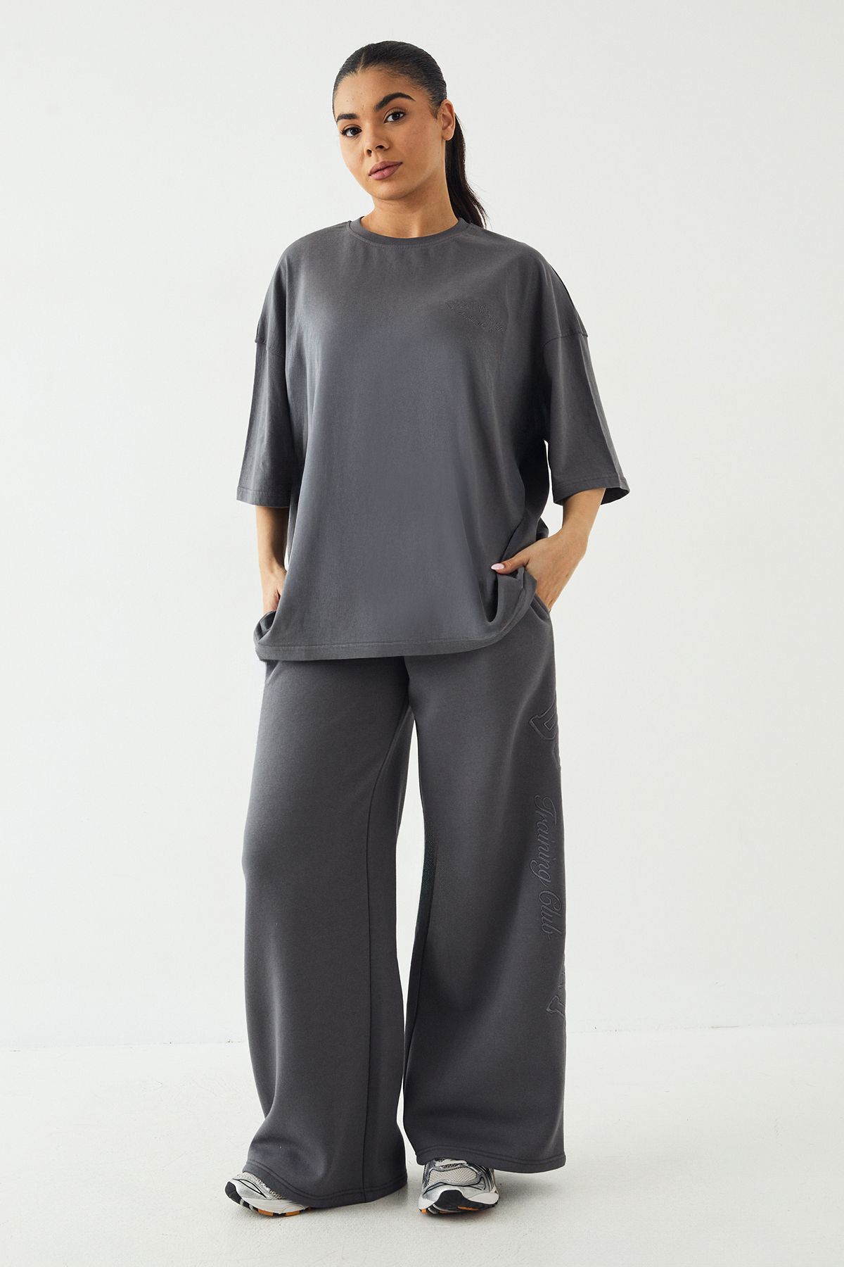 DSGN Studio DSGN Studio Sport Training Club Oversized T-Shirt Charcoal image 3