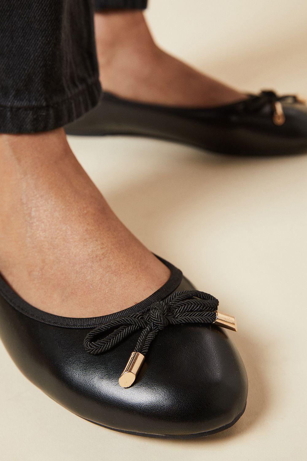 Dorothy Perkins Peaches Bow Detail Ballet Pumps Black image 3