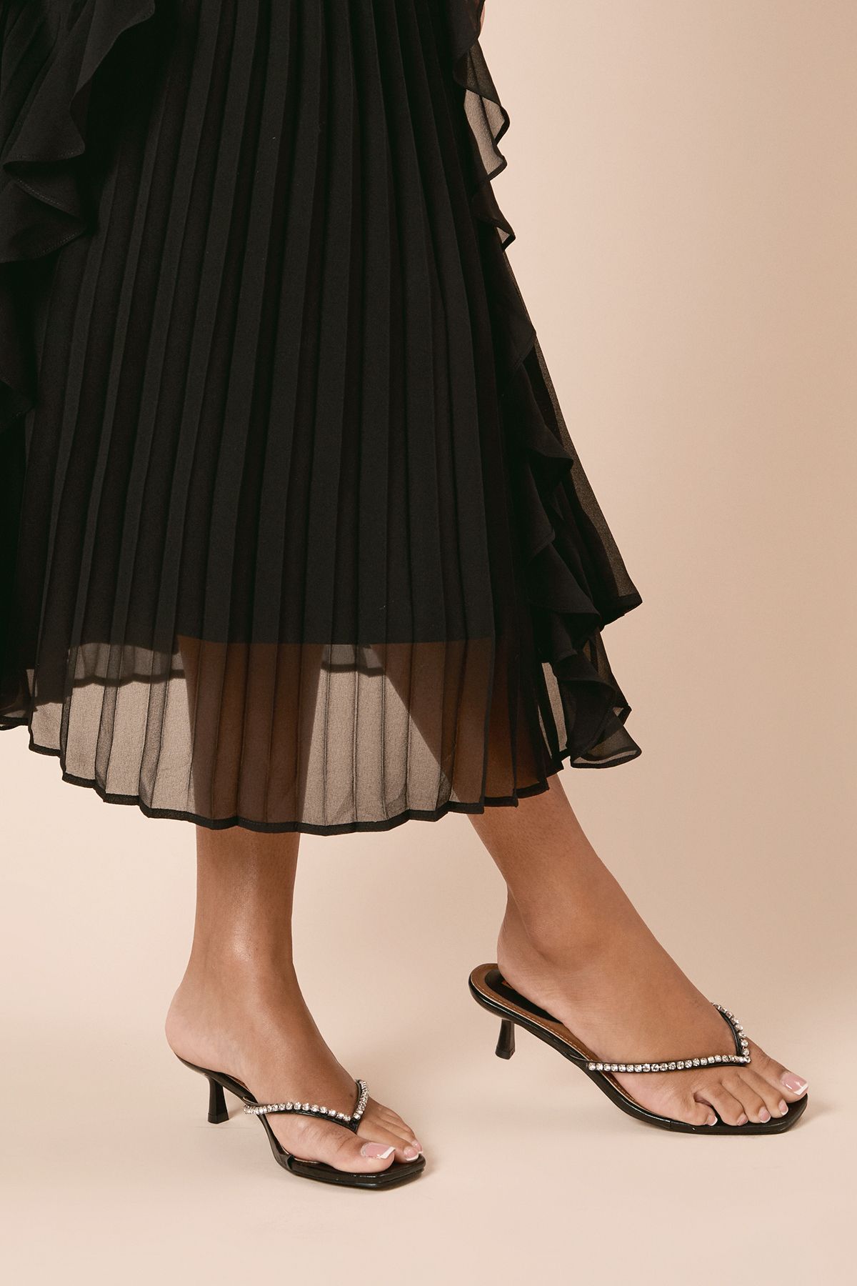 Dorothy Perkins Ollie Faux Leather Diamante Toe Post Kitten Heeled Sandals Black image 1