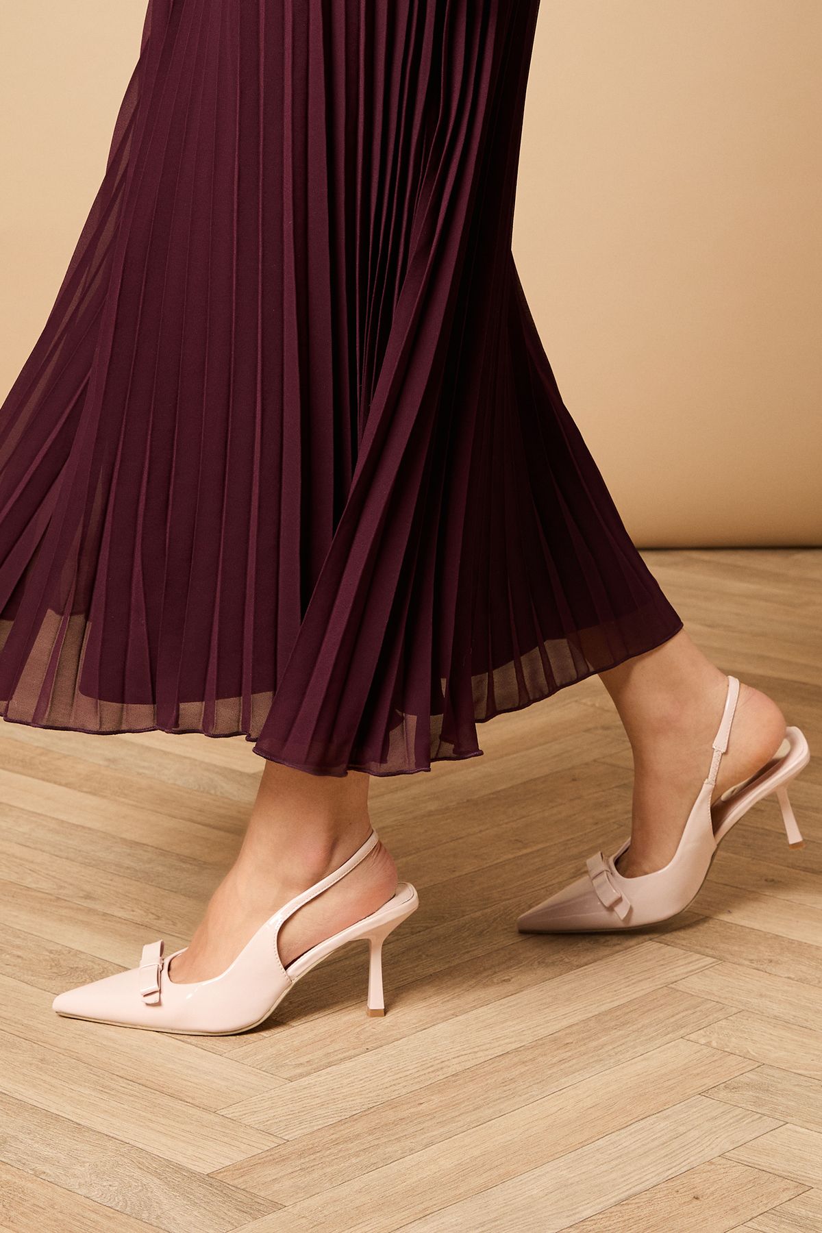 Oasis Manuela Faux Patent Bow Detail High Stiletto Heel Court Shoes Beige image 1