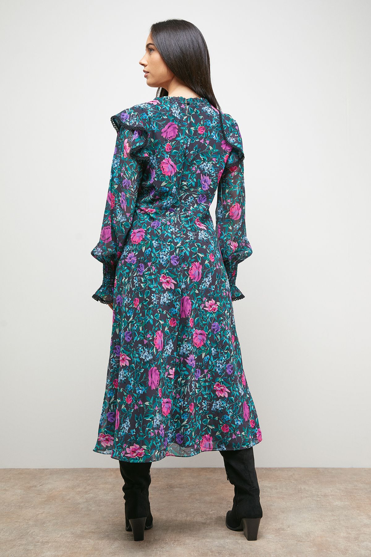 Oasis Printed Shirred Cuff Tea Midi Dress Black image 3