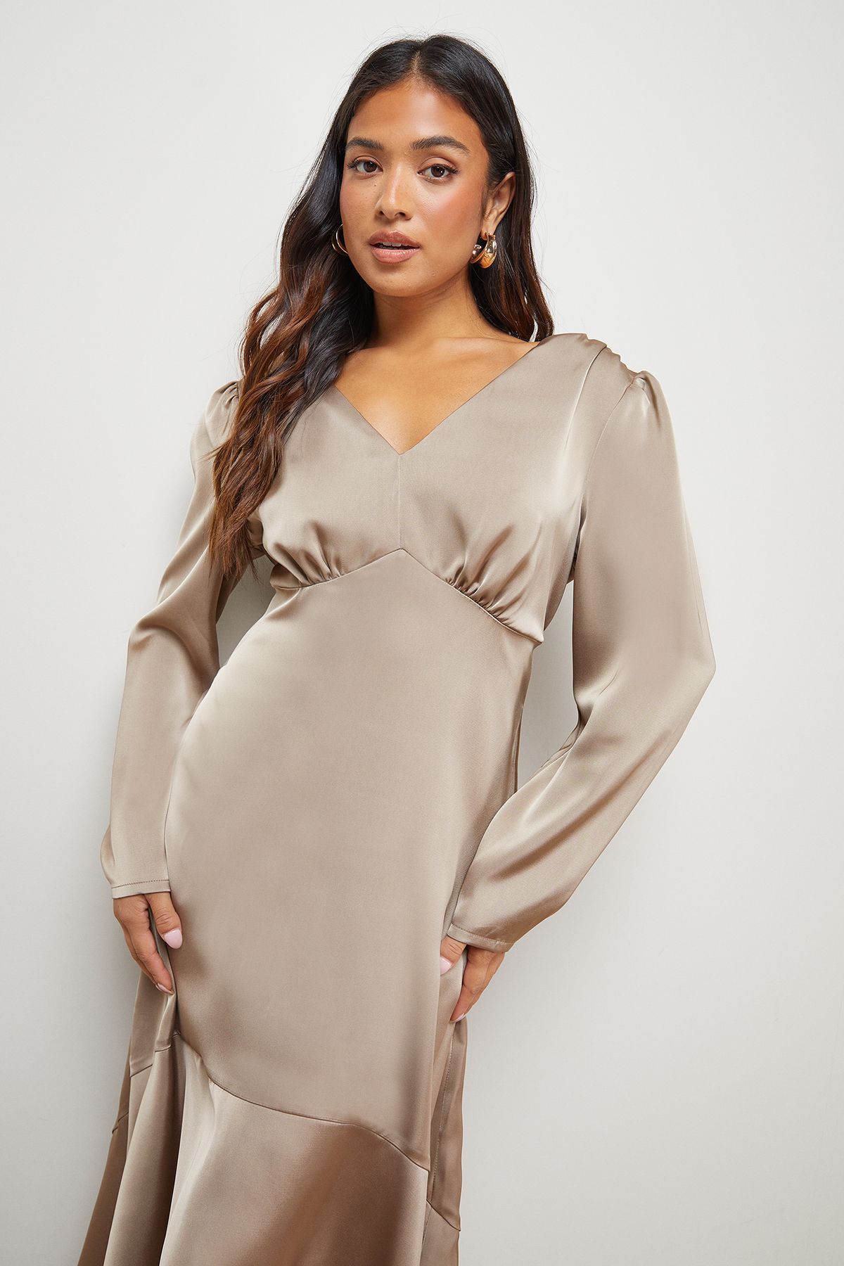 Oasis Petite Satin Puff Sleeve V Neck High Low Hem Midi Dress Mink image 4