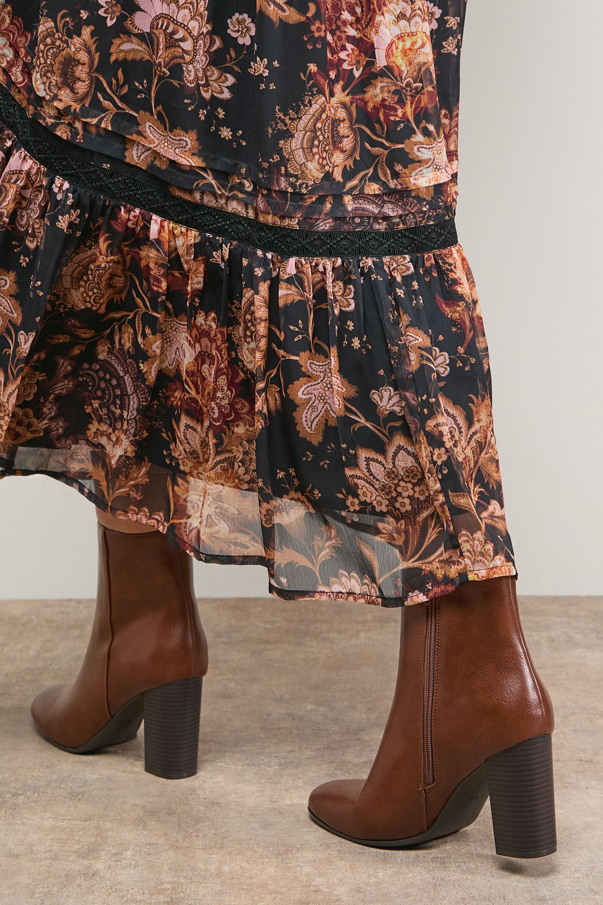 Oasis Louisa Faux Leather Round Toe Stacked High Heel Ankle Boots Dark Tan image 4