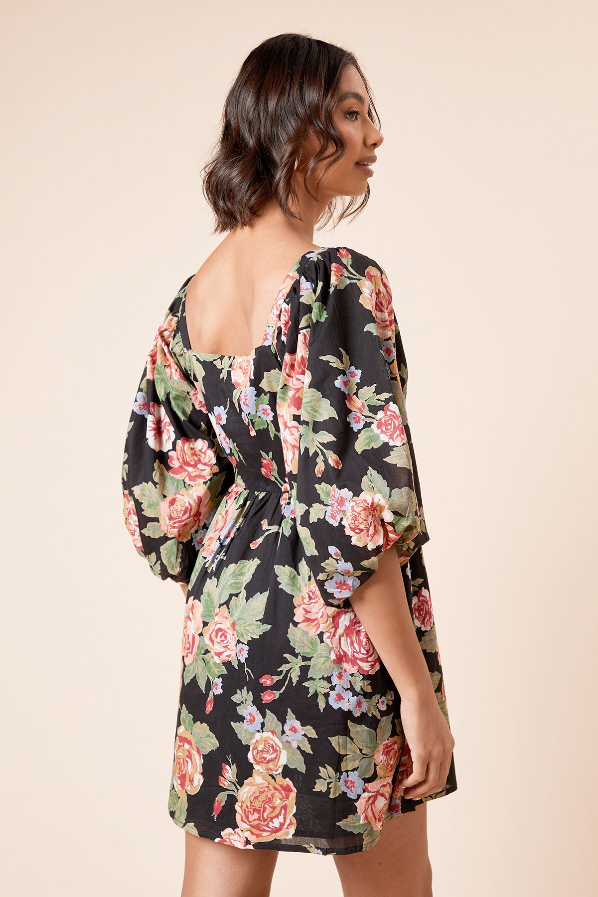 Dorothy Perkins Black Large Floral Pleat Front Short Sleeve Mini Dress Floral image 3