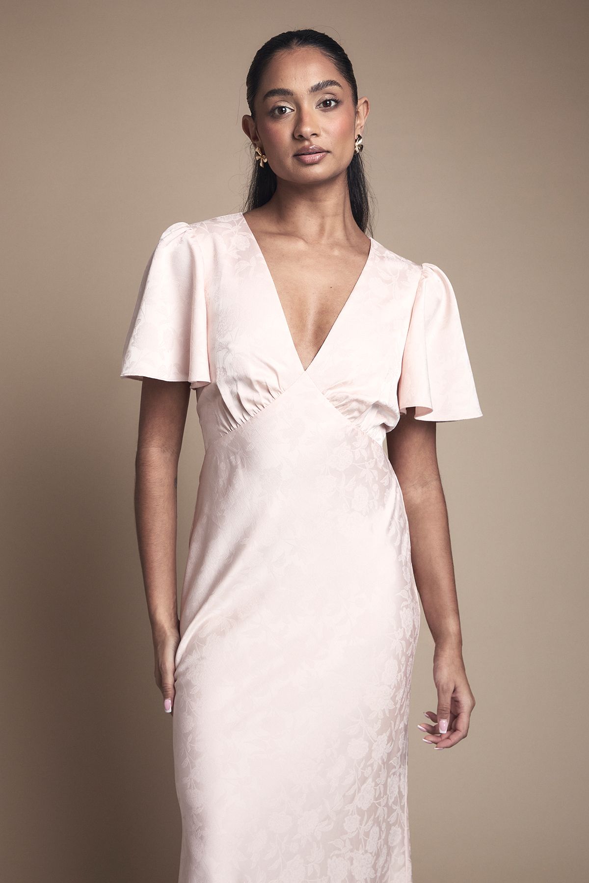 Oasis Angel Sleeve Satin Jacquard Bridesmaid Maxi Dress Blush image 2