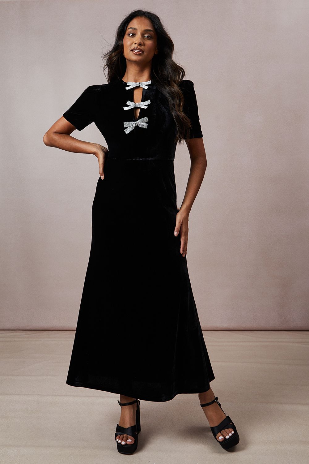 Oasis Occasion Velvet Diamante Bow Midaxi Dress Black image 1