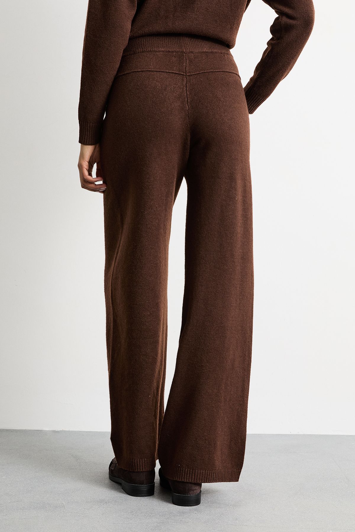 Warehouse Wide Leg Knitted Trouser Co Ord Chocolate image 3
