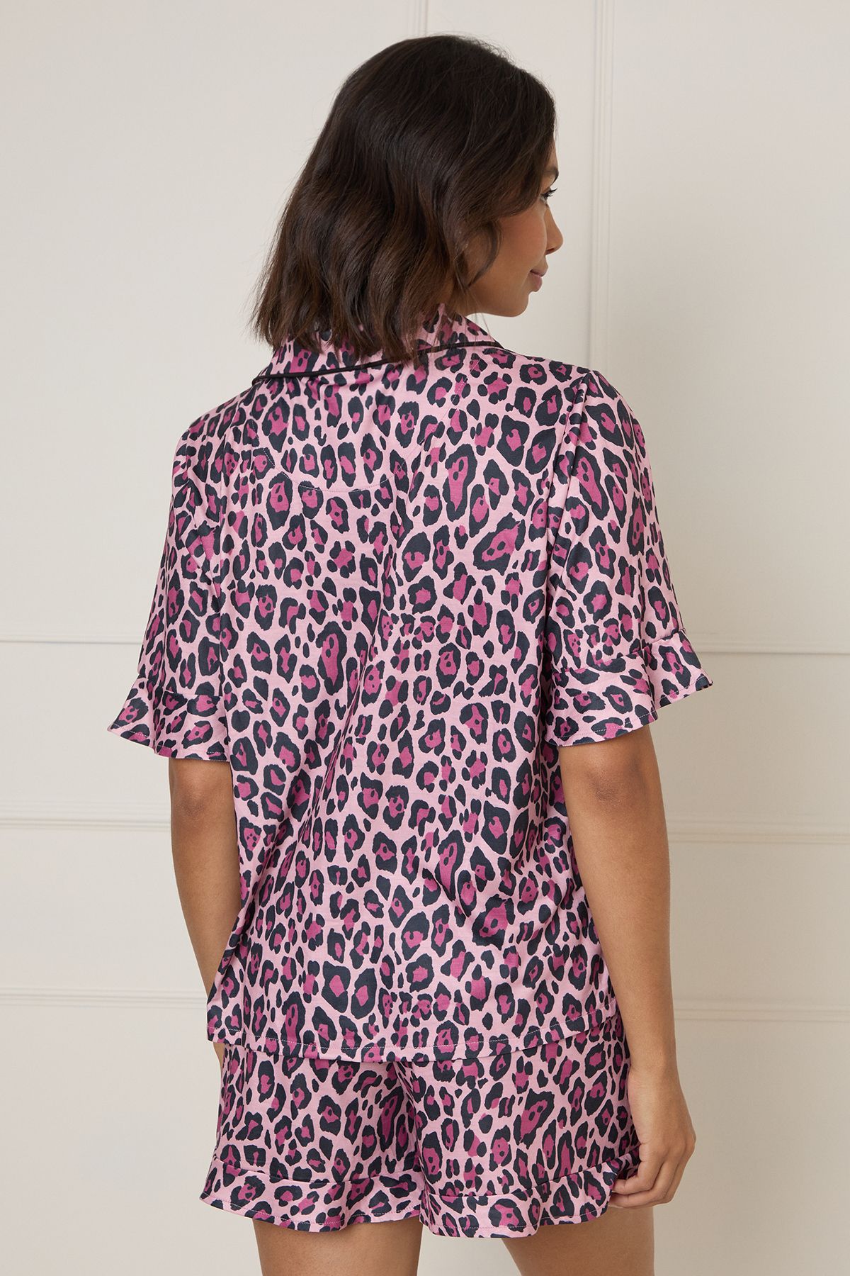 Dorothy Perkins Printed Leopard Nightwear Tipped Short Sleeve Pyjama Set Leopard image 3