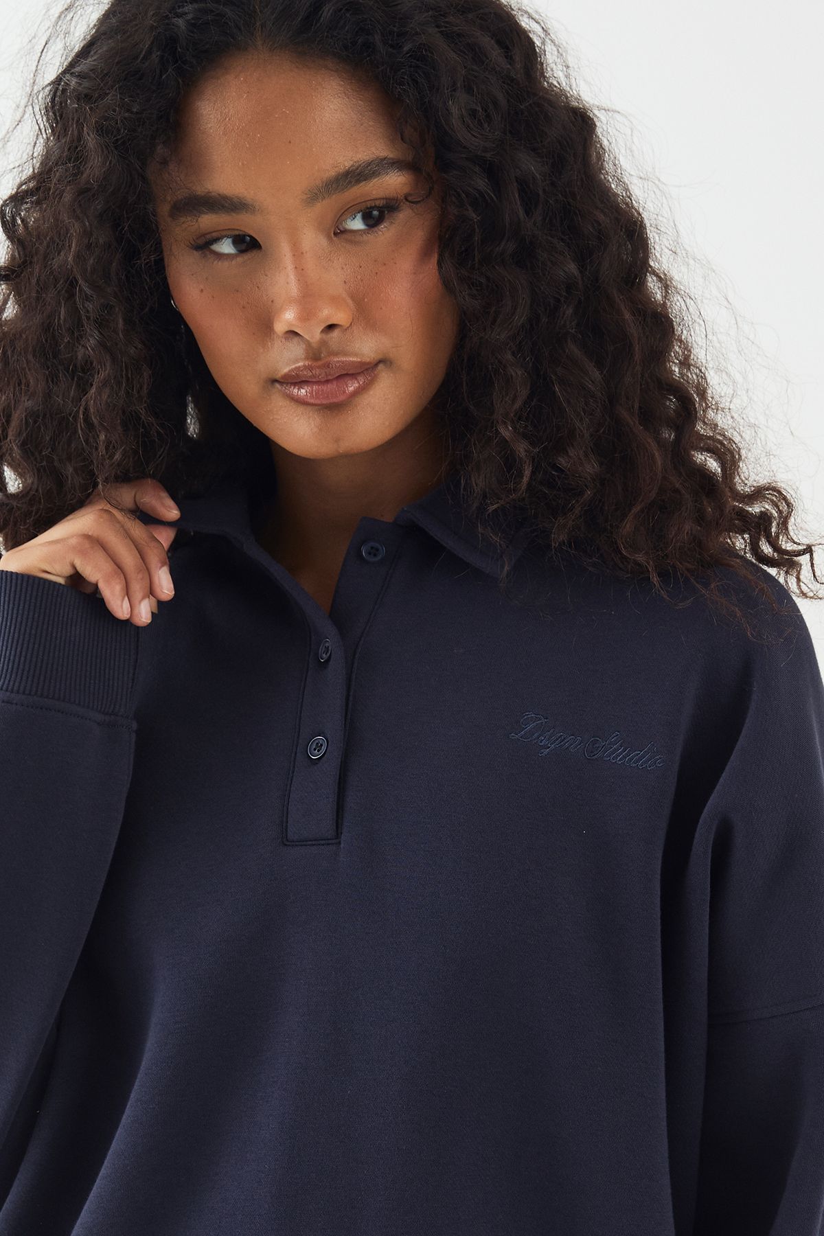 DSGN Studio DSGN Studio Embroidered Collared Sweatshirt Navy image 4