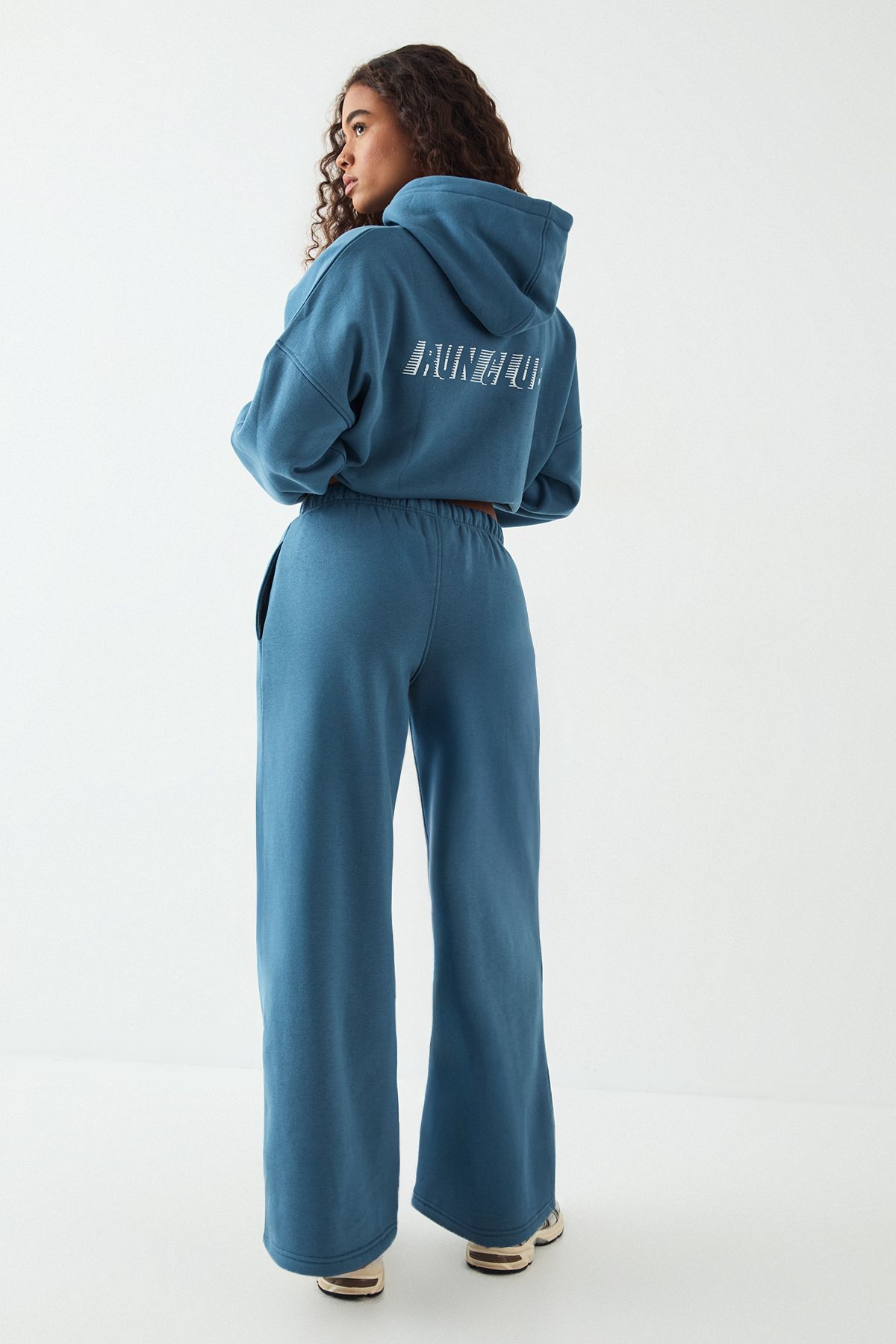 DSGN Studio DSGN Studio Run Club Printed Straight Leg Jogger Teal image 2