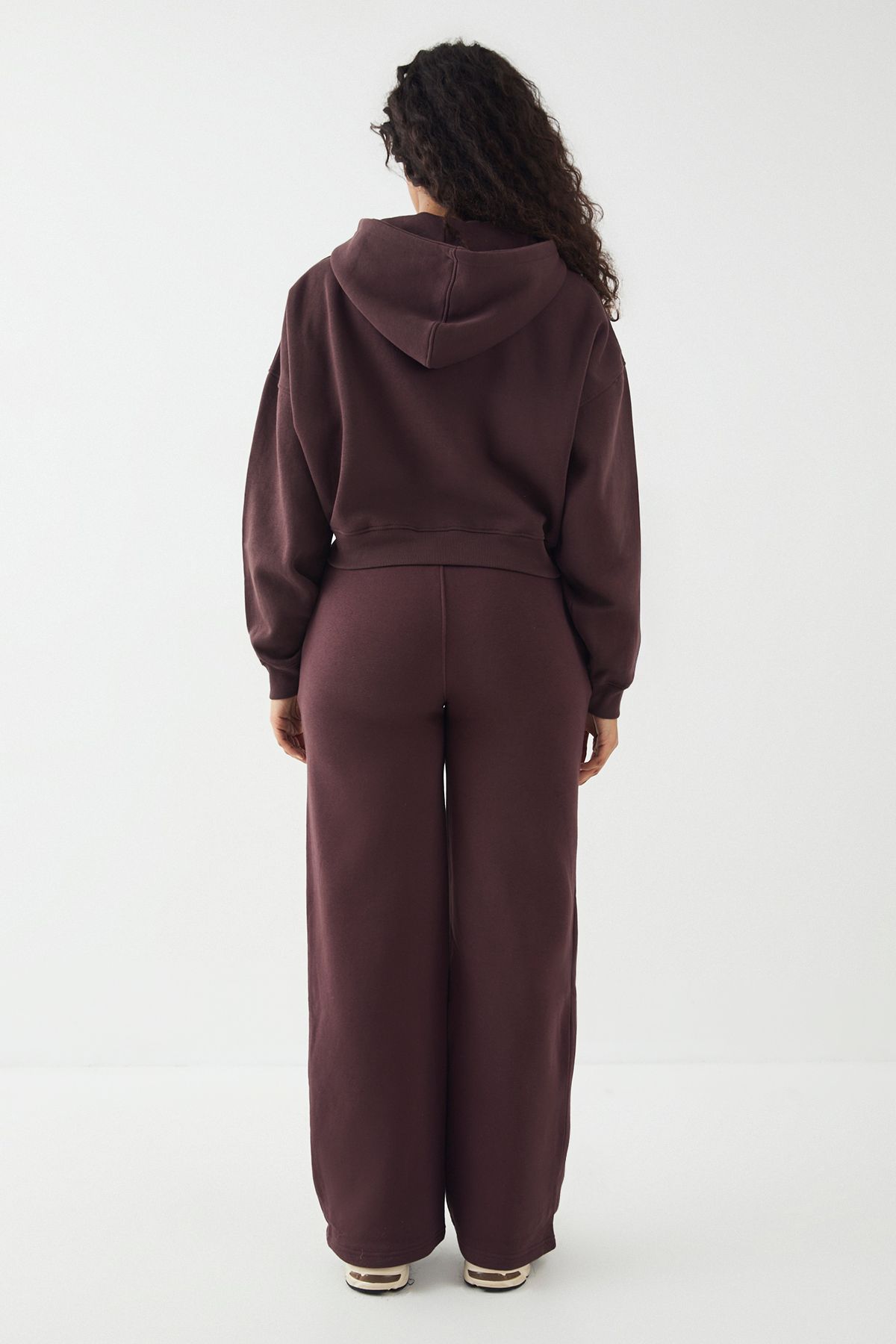 DSGN Studio DSGN Studio Contrast Script Straight Leg Jogger Chocolate image 2