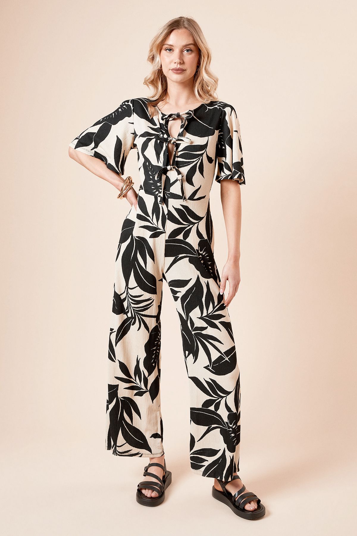 Dorothy Perkins Mono Palm Bow Tie Front Angel Sleeve Jersey Jumpsuit Mono image 2