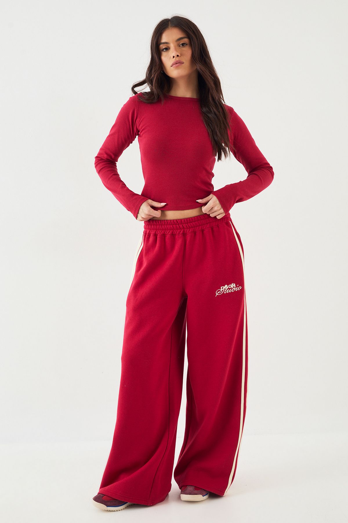 DSGN Studio DSGN Studio Oversized Wide Leg Jogger Red image 3