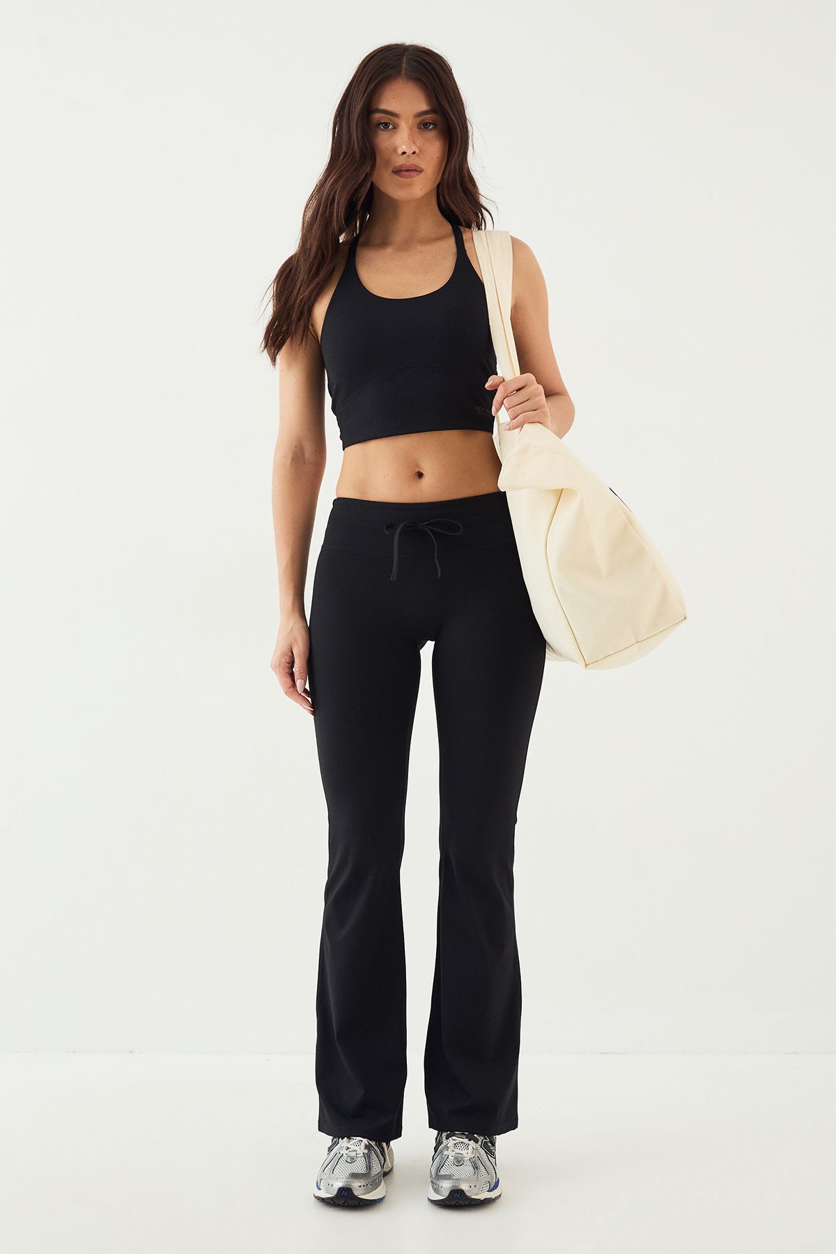 DSGN Studio DSGN Studio Ultra Sculpt Twist Back Sports Bra Black image 5