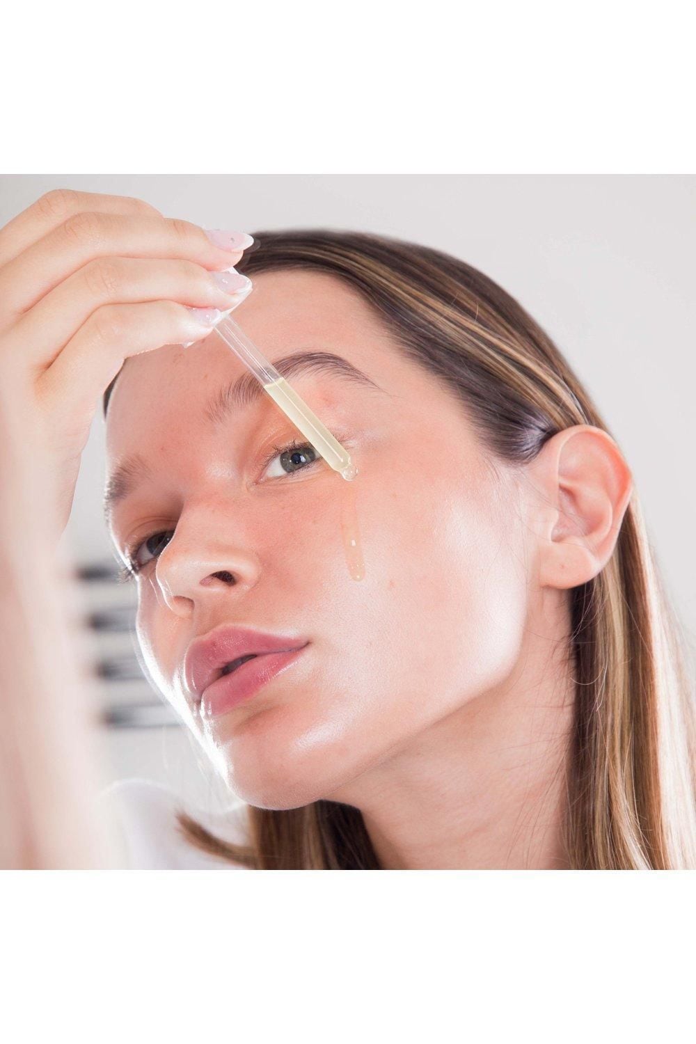 Hellosunday The One That Makes You Glow - SPF40 Hyperpigmentation Treatment Serum Multi image 8