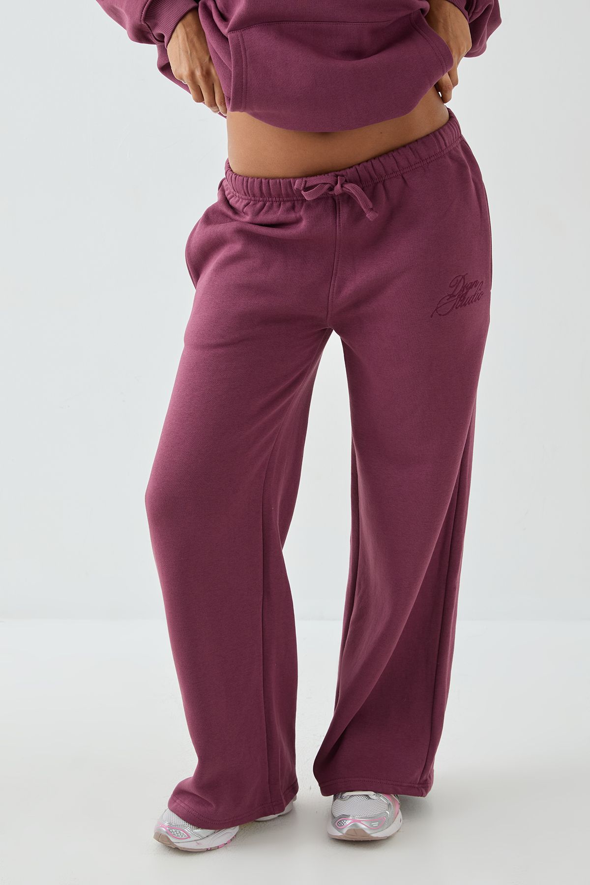 DSGN Studio DSGN Studio Contrast Script Straight Leg Jogger Plum image 3