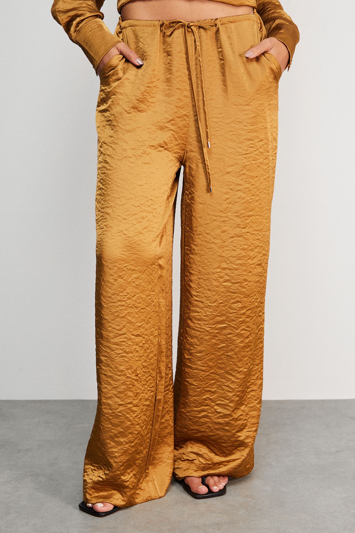 Warehouse Hammered Satin Mid Rise Drawstring Trouser Gold image 2