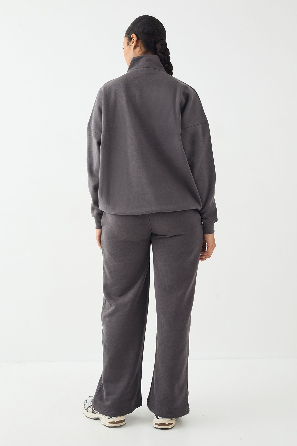 DSGN Studio Petite DSGN Studio Applique Straight Leg Jogger Charcoal image 2