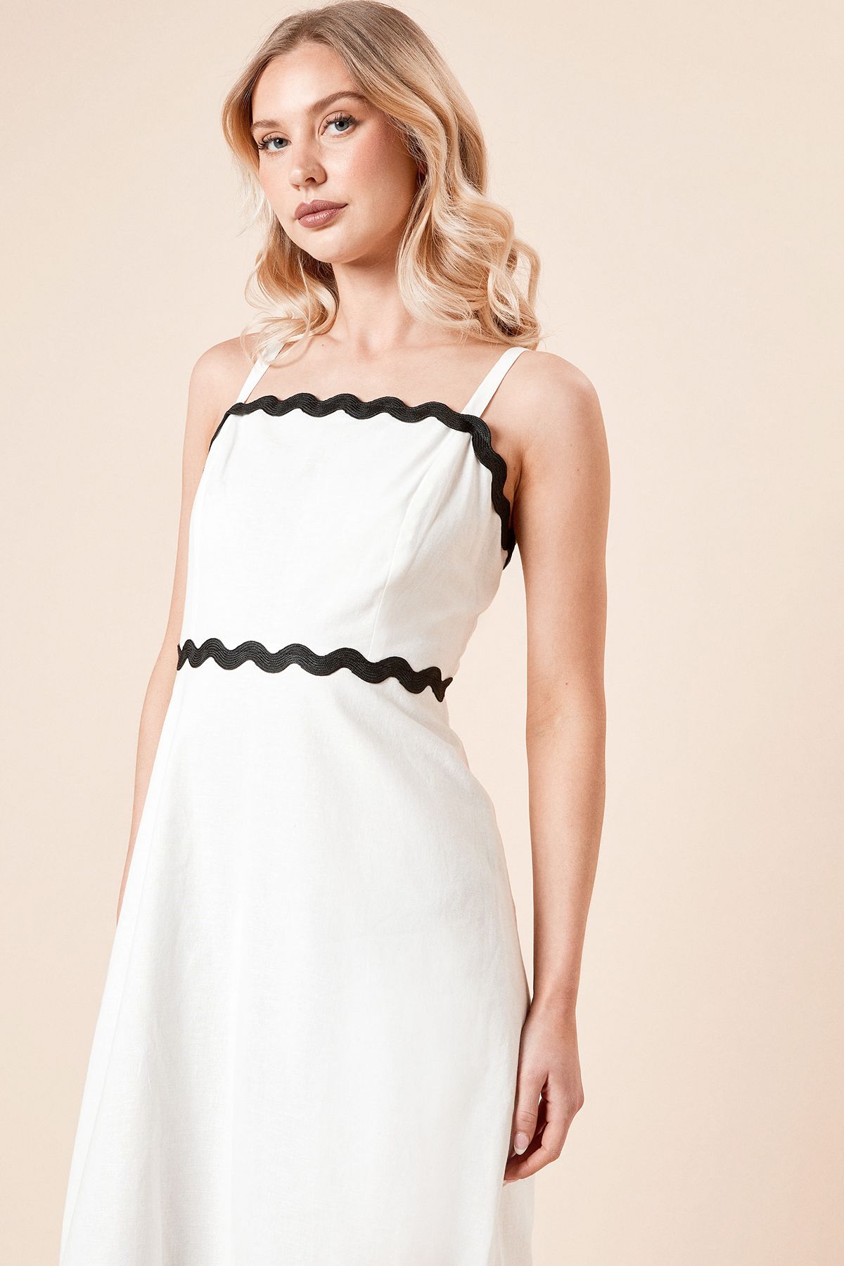 Dorothy Perkins Mono Tiered Hem Strappy Midi Dress Mono image 2