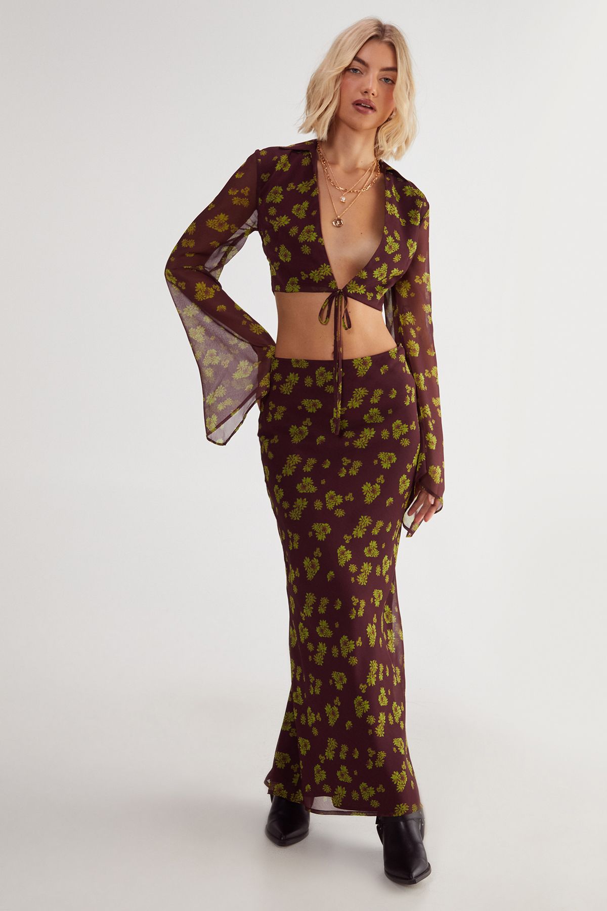 NastyGal Ditsy Crinkle Chiffon Bias Maxi Skirt Chocolate image 2