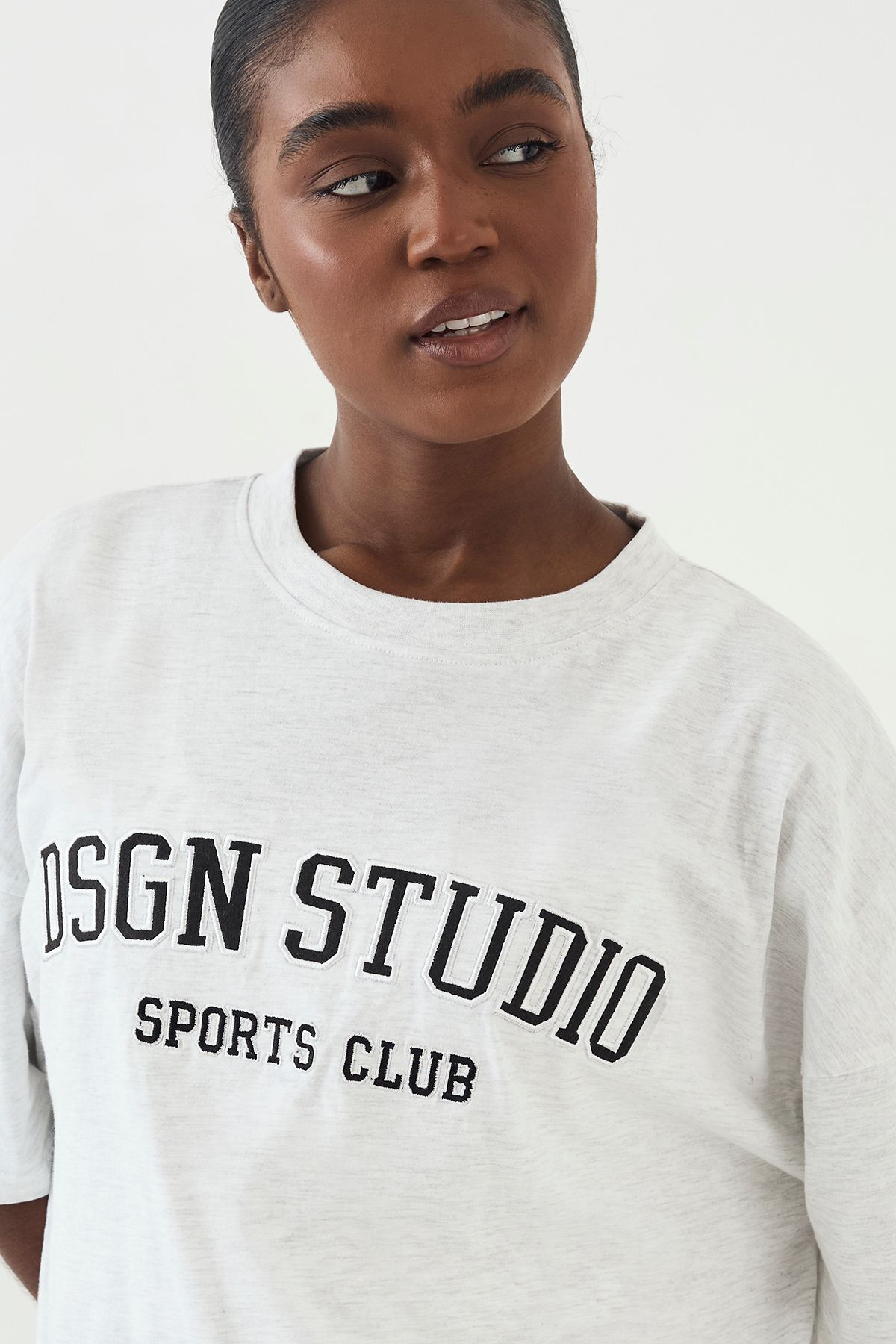 DSGN Studio DSGN Studio Applique Oversized T-shirt Ash Grey image 4