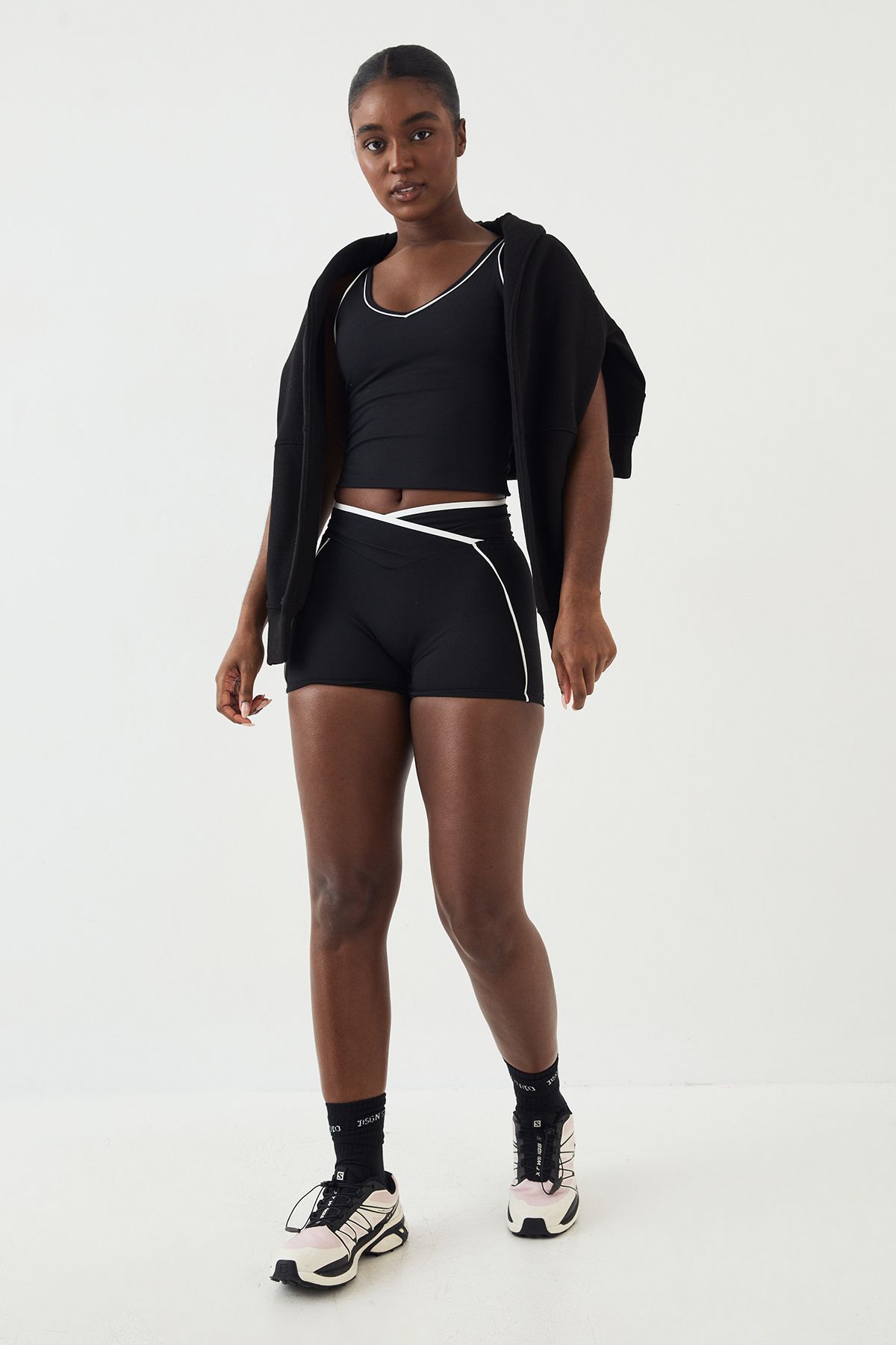 DSGN Studio DSGN Studio Ultra Sculpt Wrap Waist Piping Detail Short Black image 3