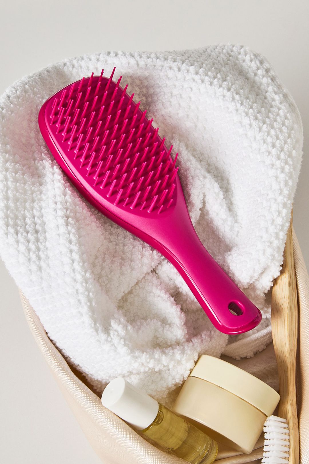 Tangle Teezer The Ultimate Detangler Mini (straight to curly) Electric Raspberry image 5