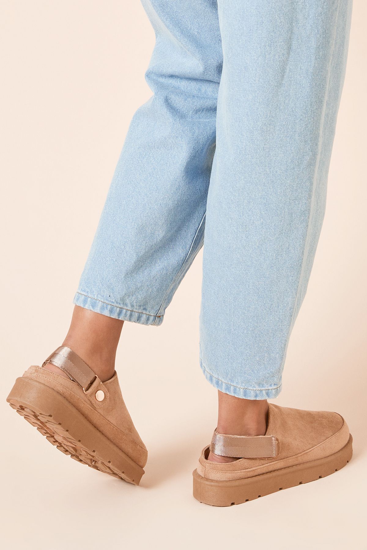 Dorothy Perkins Zinnia Faux Suede & Sheepskin Slingback Closed Toe Cosy Mules Beige image 4